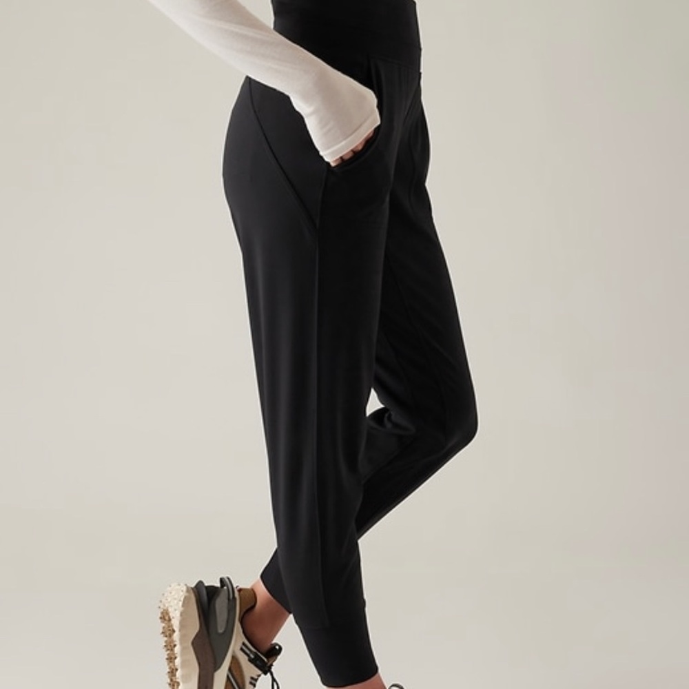 Athleta Venice Joggers Size XL Black